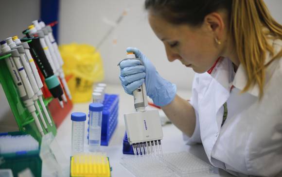 La Asociación de Organizaciones de Ensayos Clínicos instó al gobierno a retrasar la aprobación de la vacuna hasta después de que los datos de la Fase III estén disponibles. FOTO EFE