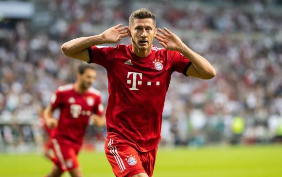 El goleador alemán Robert Lewandowski es el jugador que más dinero cobra en la Bundesliga. Los portales económicos hablan de 15 millones de euros (US$16.1 millones). FOTO Getty