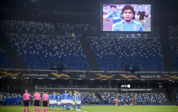 En el estadio San Paolo, Maradona jugó durante siete años. FOTO AFP