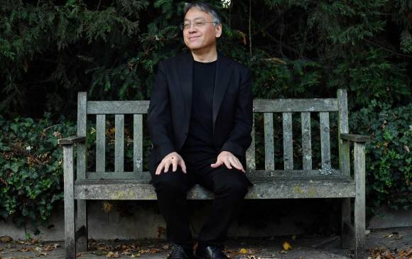 Ishiguro confesó sentirse avergonzado de ser el Nobel, porque hay grandes autores vivos a quienes aún no se les ha dado. FOTO afp