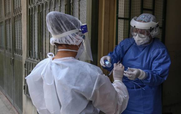 Un testeo masivo, priorizando las zonas de contagios, es una de las recomendaciones que dan los epidemiólogos para luchar contra el coronavirus en el país. FOTO Colprensa
