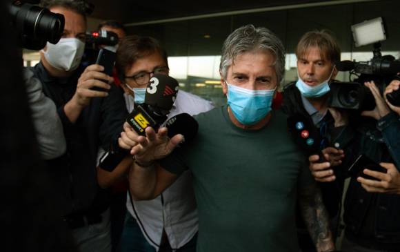 El padre de Messi, Jorge, tras salir de la reunión ayer con los directivos del Barcelona. FOTO EFE