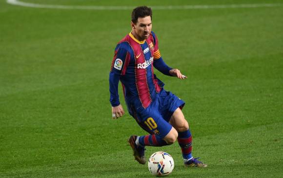 El argentino Lionel Messi es la gran sensación del Barcelona, club en el que es incierto si continúe después de 2021. FOTO afp