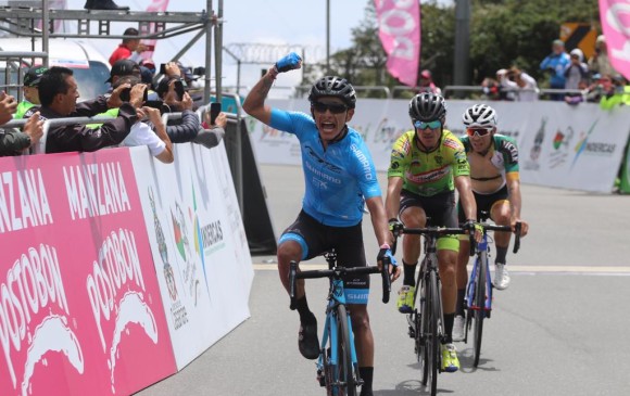 Parra hizo doblete en el mítico ascenso a la Línea y con su triunfo de etapa ahora es nuevo líder de la Vuelta. FOTO: FEDECICLISMO