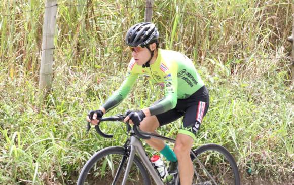 José Tito, quien se inició en el ciclomontañismo, hace diferencia, a sus 24 años de edad, en la ruta. FOTO CORTESÍA FABIO CÁRDENAS