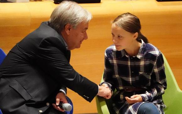 El secretario general, António Guterres, con la activista Greta Thunberg, quien lidera la movilización por el ambiente y estará en la Cumbre sobre la Acción Climática de la ONU. FOTO Reuters