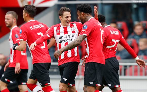 Santiago Arias llegó al PSV Eindhoven en julio de 2013, y desde su arribo al club se consolidó como titular. FOTO Cortesía psv
