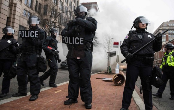 Washington se encuentra fortificada con un enorme despliegue de seguridad. FOTO AFP