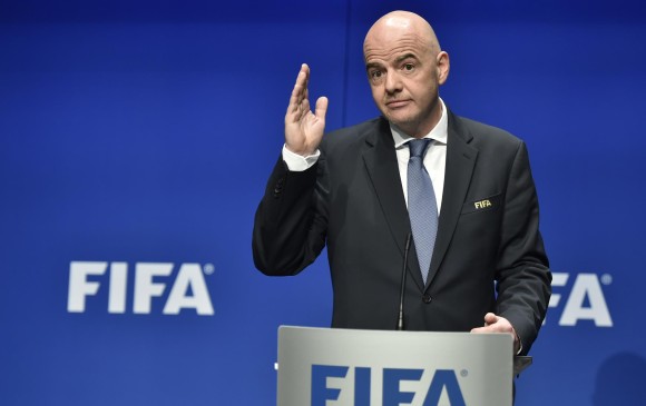 El presidente de la Fifa, Gianni Infantino, logró aumentar de 32 a 48 el número de selecciones que clasifican al Mundial. FOTO AFP