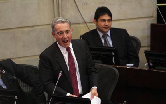El expresidente y senador Álvaro Uribe Vélez ha asegurado que esas acusaciones son por persecución política. FOTO Colprensa