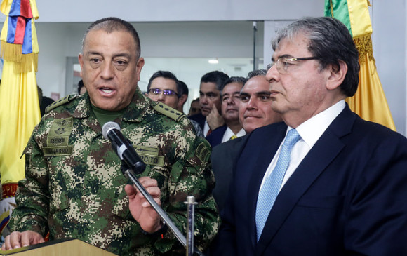 Luis Fernando Navarro, comandante de las Fuerzas Militares, y Carlos Holmes Trujillo, ministro de Defensa. FOTO ARCHIVO COLPRENSA 