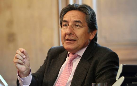 Néstor Humberto Martínez reemplaza a Eduardo Montealegre. FOTO archivo