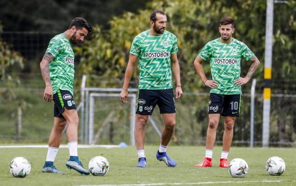 En la imagen aparecen Patricio Cucchi, Hernán Barcos y Pablo Ceppelini. FOTO JAIME PÉREZ