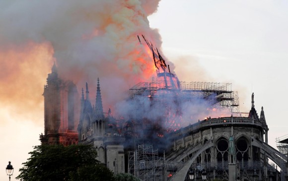 Incendio en la catedral de Notre Dame. FOTO AFP