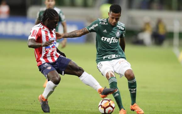 Ni la dupla Cha-Teo (Jimmy Chará y Teófilo Gutiérrez) salvó al Junior de la eliminación en la fase de grupos de la Copa Libertadores. Derrota ante Palmeiras lo dejó sin opción. FOTO efe