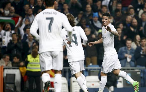 James Rodríguez volvió a celebrar con el Real después de 84 días de no marcar. Ayer hizo el segundo ante Espanyol. FOTO Reuters