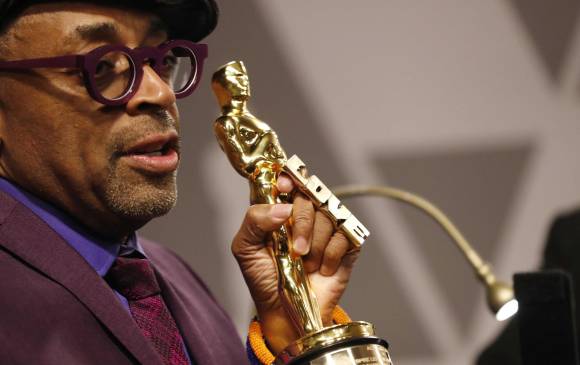 Spike Lee recibe su primer premio Óscar, después de una carrera de 30 años. Foto: Reuters