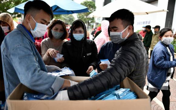 Un estadounidense murió en Wuhan, el epicentro de la epidemia en China, afirmó la embajada de Estados Unidos, en lo que parece ser el primer deceso confirmado de un extranjero causado por esta epidemia. FOTO AFP
