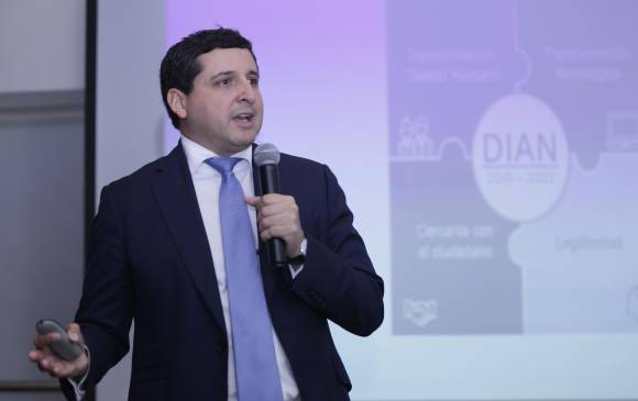 José Andrés Romero, director de la Dian, recomendó trasladar el beneficio de los días sin IVA a los colombianos. FOTO COLPRENSA