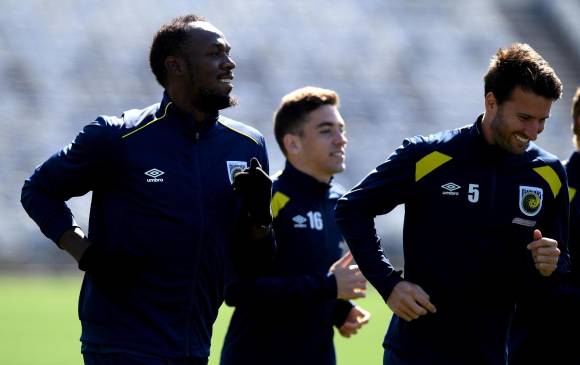 Vea las primeras imágenes de Usain Bolt como futbolista