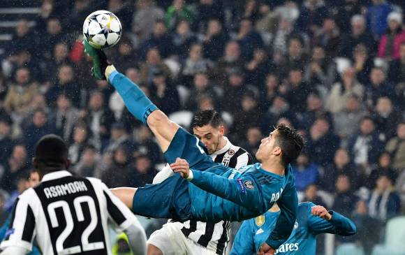 El gol de chilena del portugués enaltece sus números récord en Champions. FOTO AFP