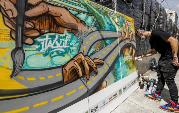 Con arte urbano se representó uno de los proyectos detonantes para la conexión del Sur del Aburrá. FOTO JAIME PÉREZ