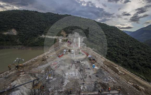 Actualmente avanzan las obras de estabilización de la contingencia que vive el megaproyecto hidroeléctrico. FOTO Santiago Mesa