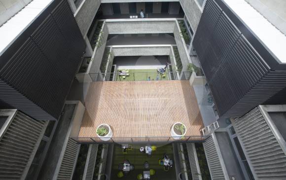 Espacios modernos, diseñados con características favorables para el medio ambiente, laboratorios y salas para el aprendizaje práctico, se conjugan en la nueva sede educativa. FOTOS manuel saldarriaga