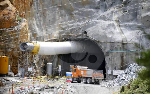 Problemas en el terreno donde se unen dos túneles generaron demoras en la obra.FOTOS Juan antonio sánchez