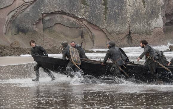 Theon Greyjoy llega a Westeros después del ataque por parte de su tío. FOTO Cortesía HBO