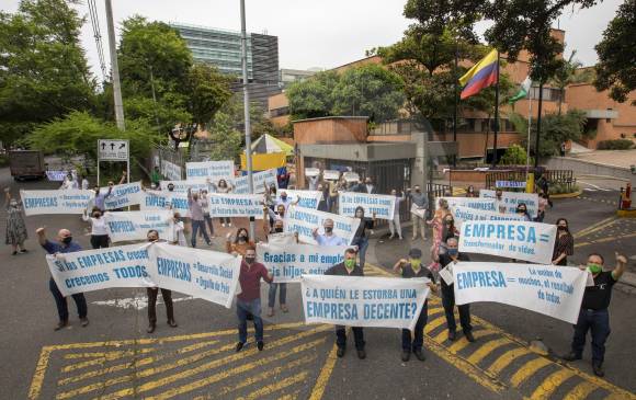 EL COLOMBIANO y sus empleados se sumaron a la campaña #PorMiEmpresa y ratificaron el compromiso de trabajar por el bienestar y el desarrollo de Antioquia. FOTO Edwin Bustamante