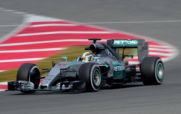 El británico logró once victorias en la temporada 2014 para adjudicarse el título. FOTO AFP