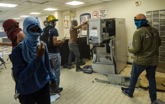 Incendian sede del Tribunal Supremo en medio de protestas en Venezuela 