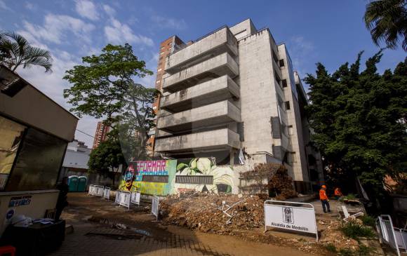 Avanzan preparativos para la demolición del edificio. En mayo comenzará a construirse el parque llamado Inflexión. FOTO Carlos Velásquez