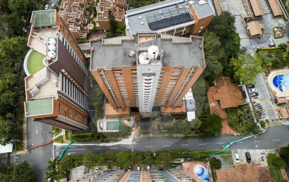 Este es el edificio Bernavento, ubicado en la Loma de los Bernal. FOTO ESTEBAN VANEGAS
