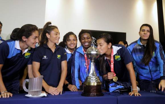 Atlético Huila conquistó el domingo su primera Copa Libertadores femenina al vencer por 3-5 en la tanda de penaltis al Santos. FOTO COLPRENSA