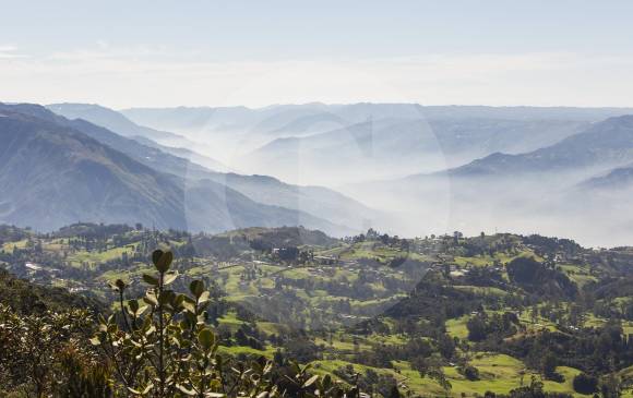 Las nubes que descienden del páramo hacia el Aburrá lo refrescan. FOTO Carlos Velásquez