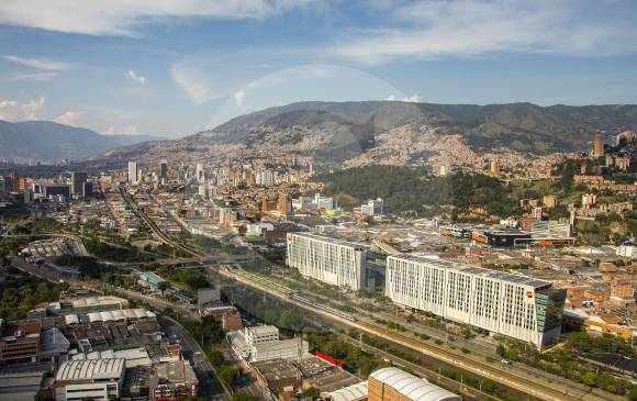 Entre 2016 y 2018, aumentó 2% la cantidad de m2 de espacio público en Medellín con respecto a 2015. FOTO Carlos Velásquez