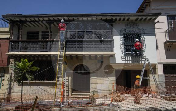 La obras locativas de las fachadas sobre la carrera Palacé pretenden conservar las particularidades arquitectónicas y recuperar la esencia histórica del barrio Prado. FOTOS EDWIN BUSTAMANTE