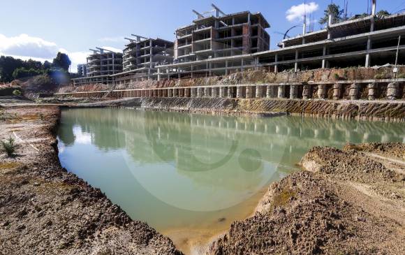 Los desarrolladores del complejo inmobiliario Meritage, en Envigado, demandaron a Colombia ante un tribunal de arbitramento internacional. Sus pretensiones iniciales valen US$250 millones. Laudo tardaría de 3 a 5 años. Le contamos. FOTO Manuel Saldarriaga