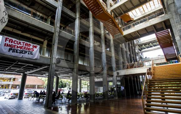 La sede principal del Politécnico Jaime Isaza se encuentra cerrada hasta el domingo próximo. FOTO: JULIO CÉSAR HERRERA