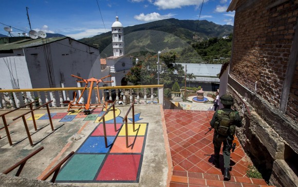 El municipio de Hacarí, ubicado en la región del Catatumbo, Norte de Santander, se encuentra en medio de una guerra protagonizada por las FF.MM., Eln y Epl. FOTO julio cesar herrera