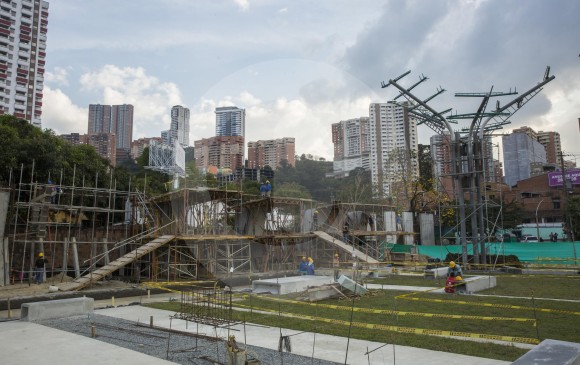 El parque de los Cuatro Elementos, en construcción, es una de las apuestas de espacio público en Sabaneta. FOTO Edwin Bustamante