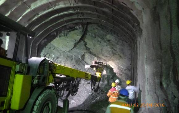 Imagen de la fase final de excavación en el túnel, a pocos metros de que se encontraran los frentes de trabajo. FOTO cortesía