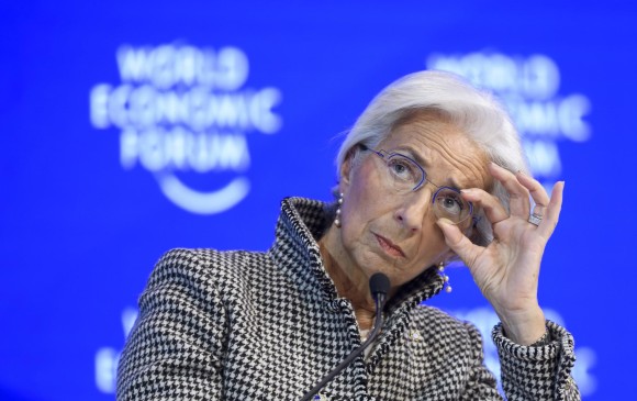 Christine Lagarde, directora del FMI, reveló que la institución estudiará y promoverá políticas para enfrentar la desigualdad. Lagarde participa en el Foro Económico Mundial, en Davos. FOTO AFP