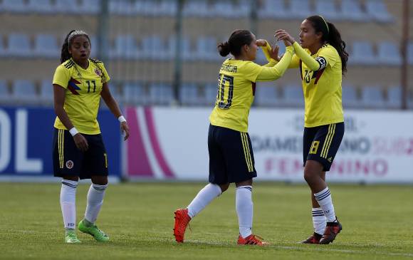 Las colombianas derrotaron 2-0 a Venezuela en el último juego del Sudamericano Sub-20. FOTO EFE