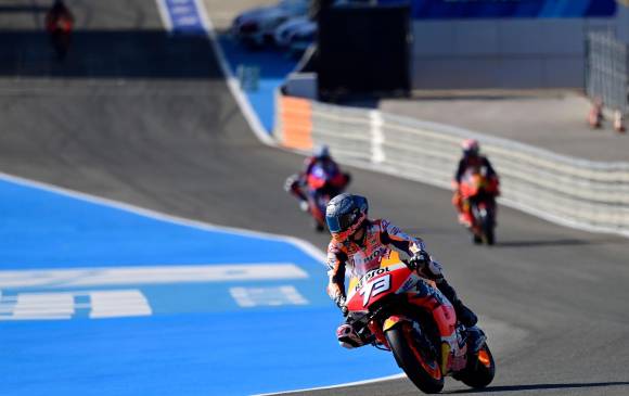 Alex Márquez durante los ensayos iniciales en la pista de Jerez de la Frontera, en España. FOTO AFP