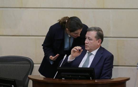 El presidente del Senado Ernesto Macías puso en práctica estrategias dilatorias para aplazar el debate. FOTO Colprensa