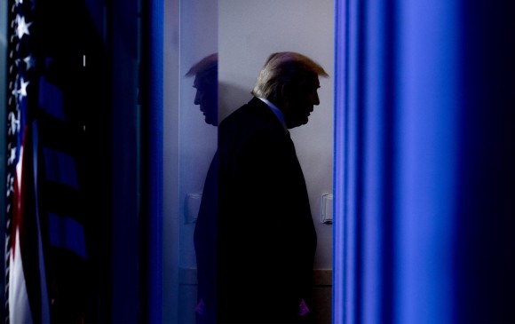 El viernes, Trump ya se había referido por primera vez -aunque a medias- a la victoria de su adversario demócrata, Joe Biden. FOTO AFP