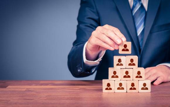 Las empresas van tras ingenieros, contadores y economistas que sepan reinventarse. FOTO SHUTTERSTOCK